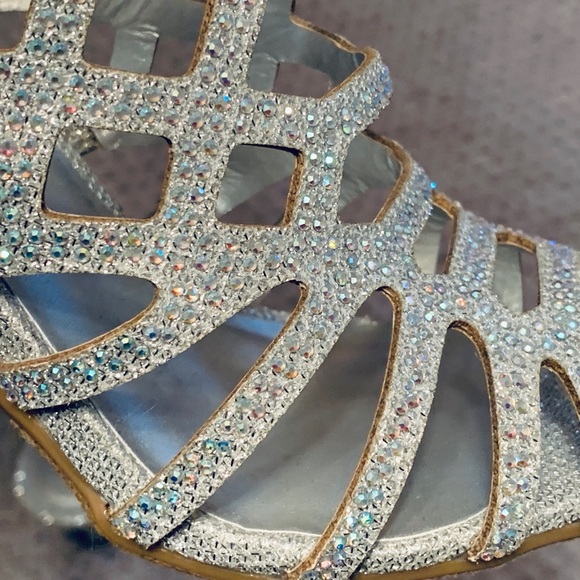 New Glamorous Heels For The Holiday Season - Picture 7 of 7